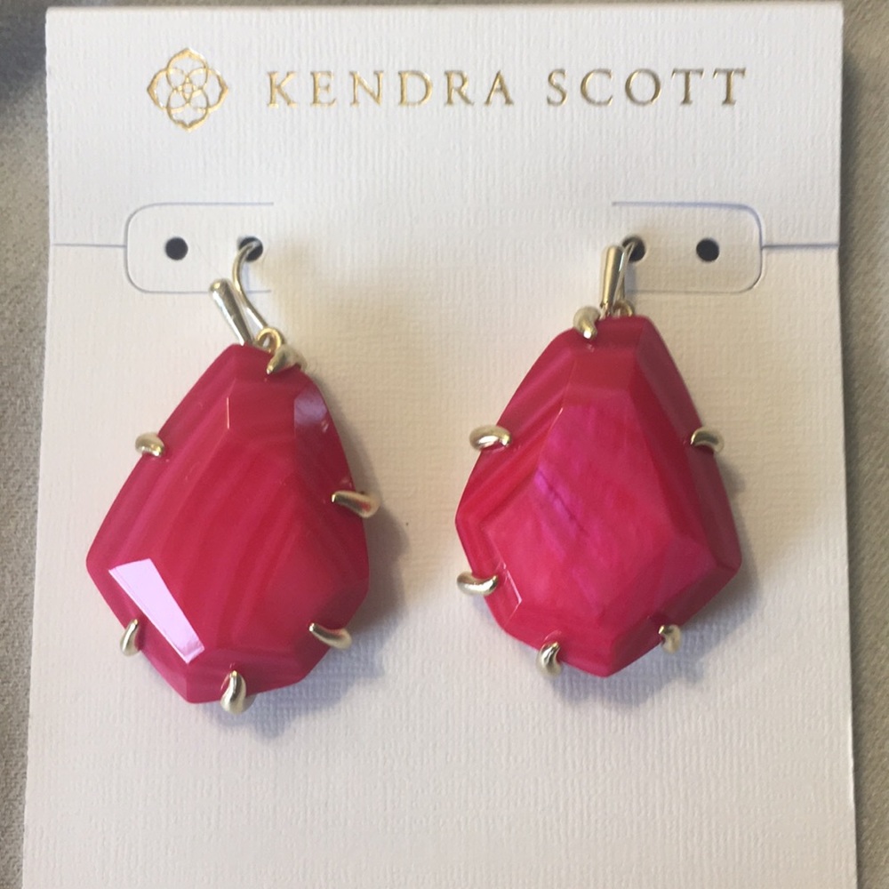 Kendra Scott Red Pearl Rosenell Earrigs. NWT.